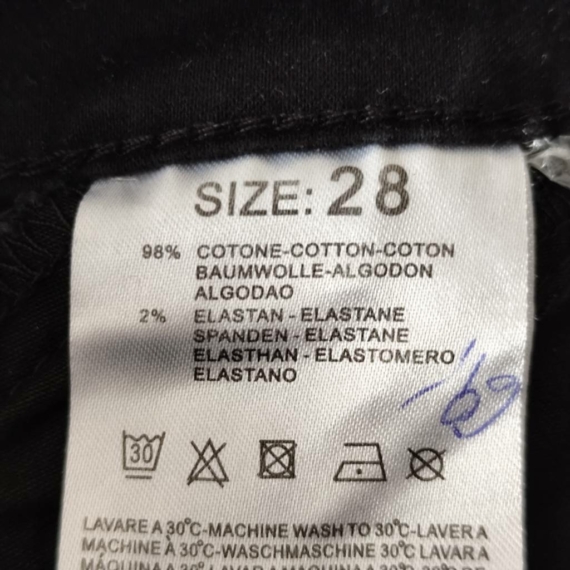 M (38) – Fekete nadrág
