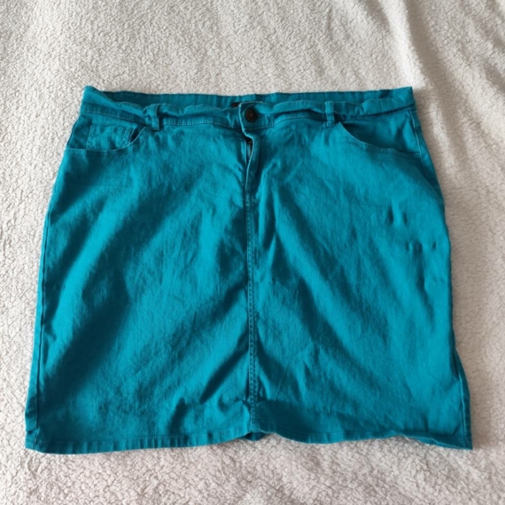 L (44) – Kék szoknya