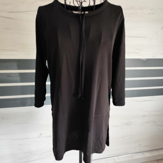 M (40) – Fekete tunika