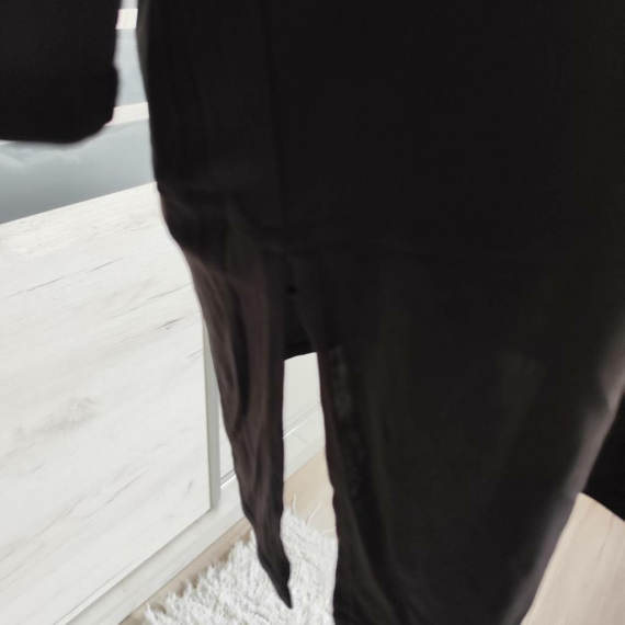 M (40) – Fekete tunika