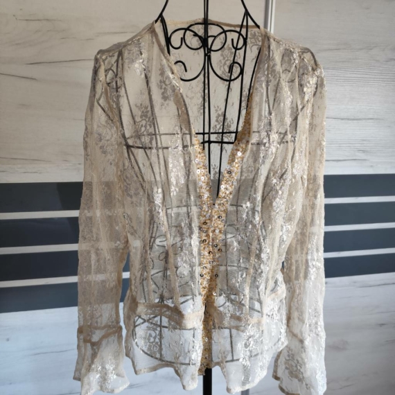 M/L (38/42) – Krém csipkés felső