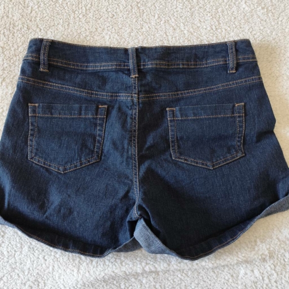 M (38) – Sötétkék farmer rövidnadrág