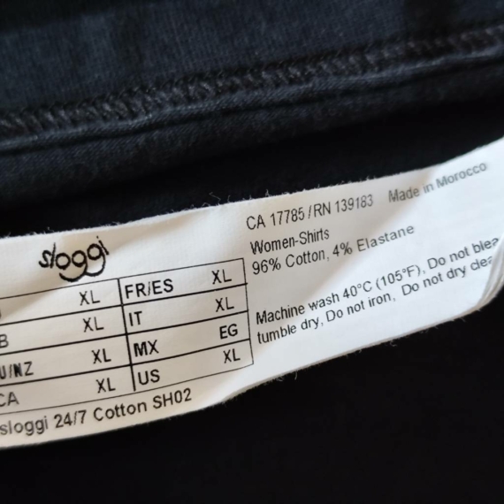 XL (46) – Fekete trikó
