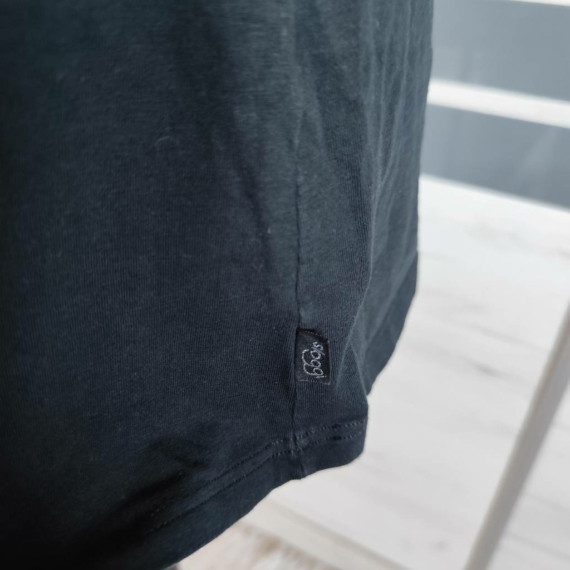XL (46) – Fekete trikó