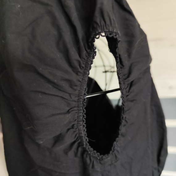 XL (46) – Fekete ruha