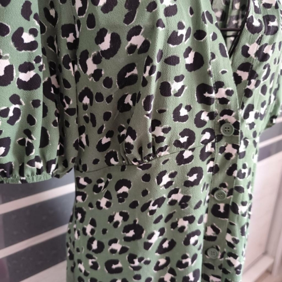 M (40) – Zöld mintás ruha