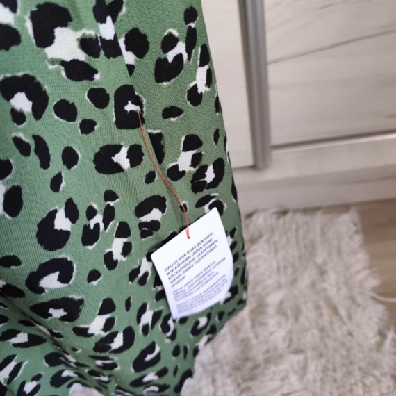 M (40) – Zöld mintás ruha