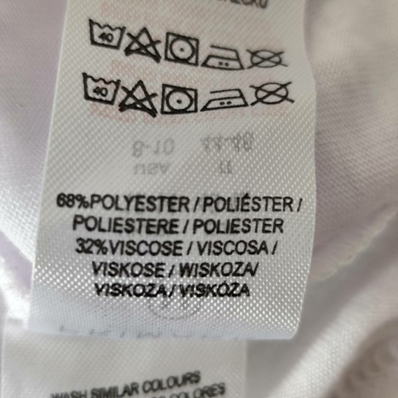 M (40) – Fehér feliratos rövid ujjú felső