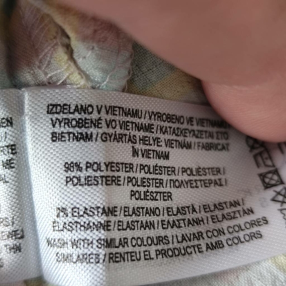 M (38) – Többszínű felső