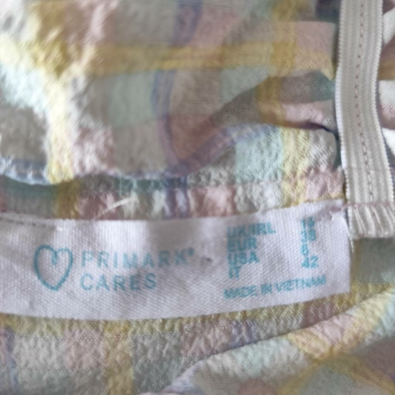 M (38) – Többszínű felső