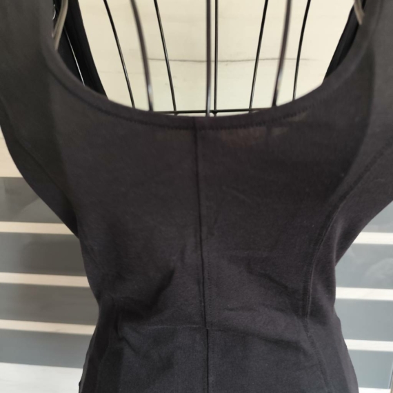S (36) – Fekete body