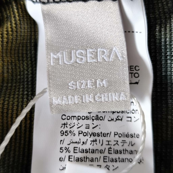M (38) – Többszínű felső