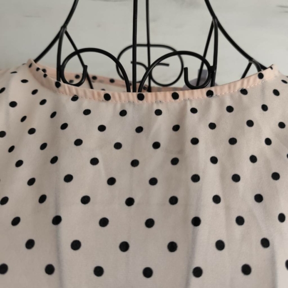 M (40) – Krém pöttyös blúz