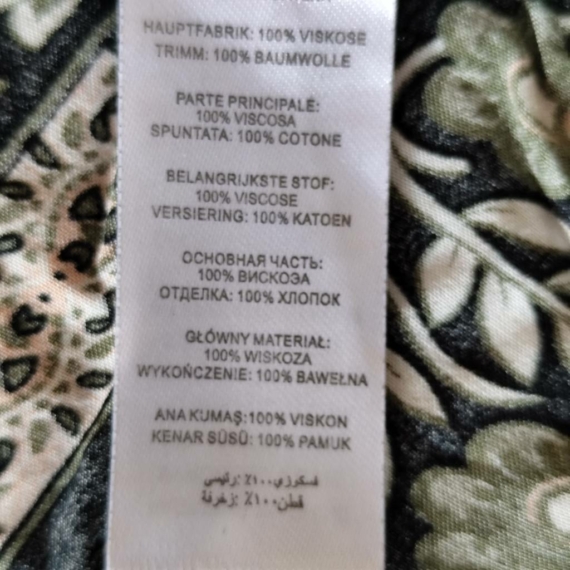 L (42) – Többszínű mintás ruha