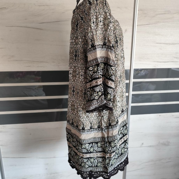 L (42) – Többszínű mintás ruha