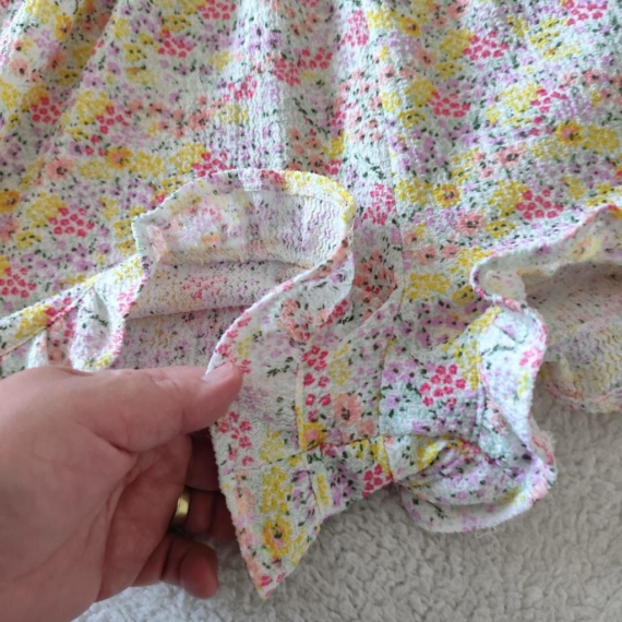134 cm – Többszínű virágmintás overál