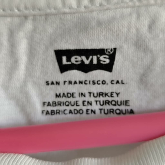 S (46) – Fehér Levi's póló