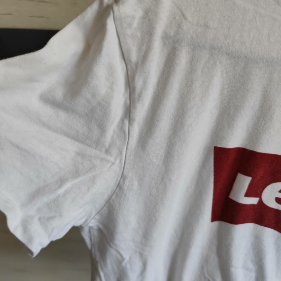 M (48) – Fehér logós póló