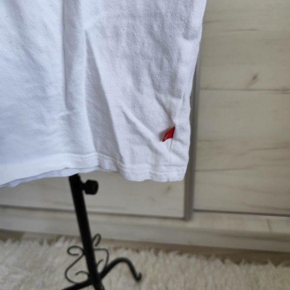 M (48) – Fehér logós póló