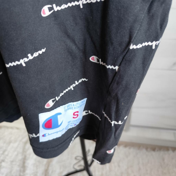 S (46) – Fekete Champion póló