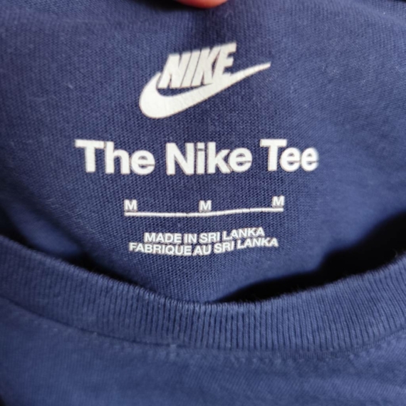 M (48) – Sötétkék Nike póló