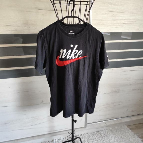 M (48) – Fekete Nike rövid ujjú póló