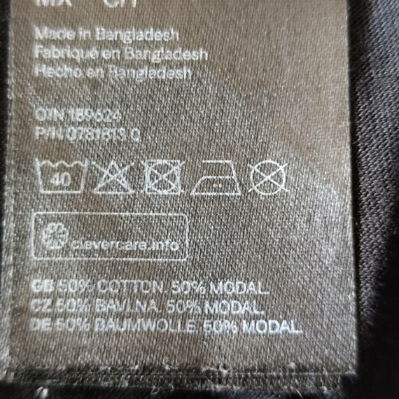 S (36) – Fekete rövidnadrág