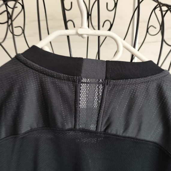 XL (52) – Fekete Nike póló