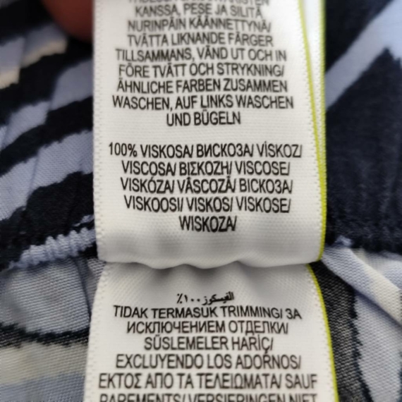 L (44) – Fekete mintás nadrág