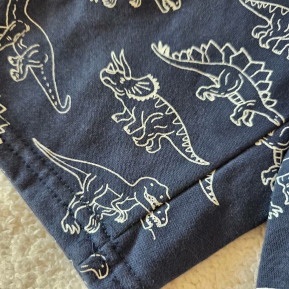 122 cm – Kék dinoszaurusz mintás rövidnadrág