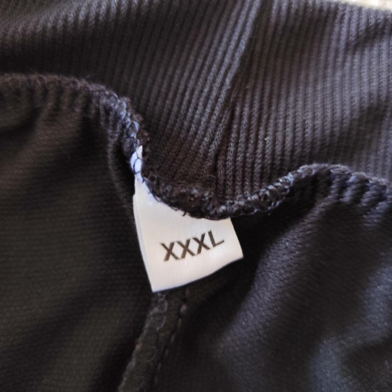 XL (46) – Fekete melegítőnadrág