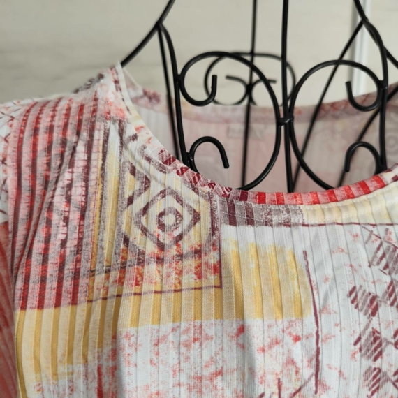 XL/XXL (46/48) – Többszínű mintás felső