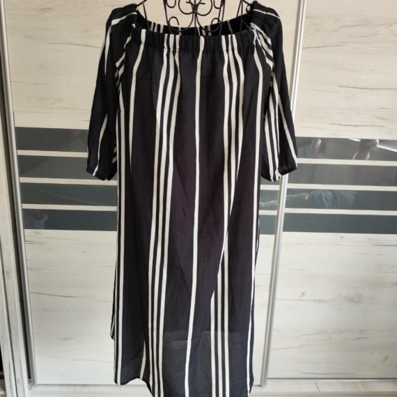 XL (46) – Fekete csíkos ruha