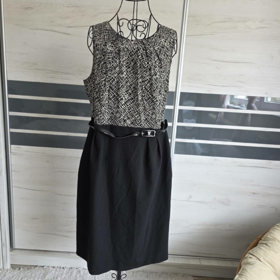 Női elegáns ruha övvel