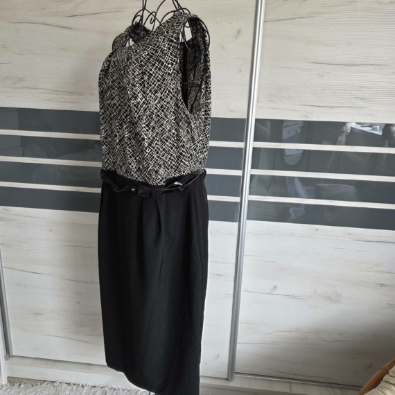Női elegáns ruha övvel