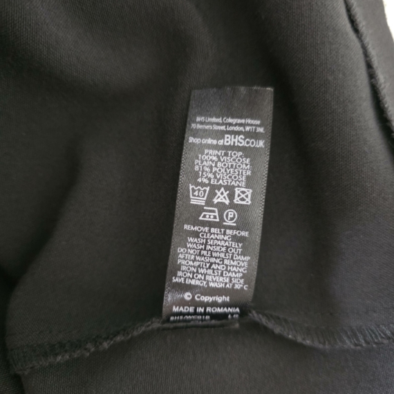 Női elegáns ruha övvel