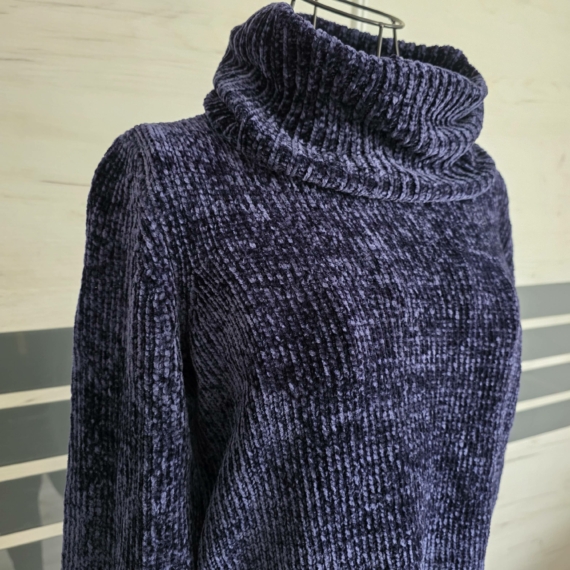 M/L - Garbó nyakú pulóver