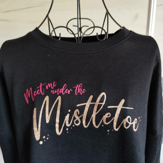 Meet me under the Mistletoe Pulóver