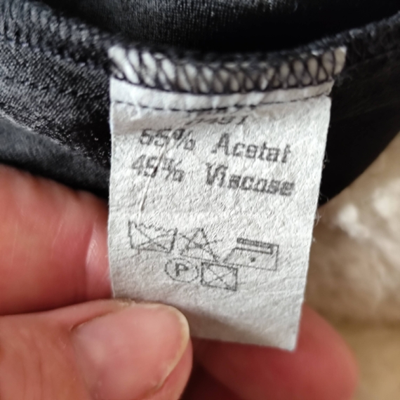 Fekete ujjatlan felső