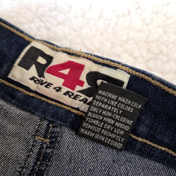 Rave 4 Real Dekorált Farmer