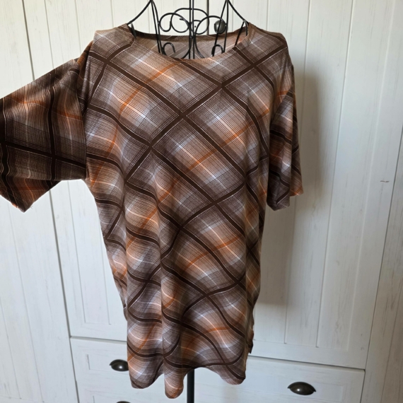 L/XL (44/46) - Mintás rövid ujjú felső