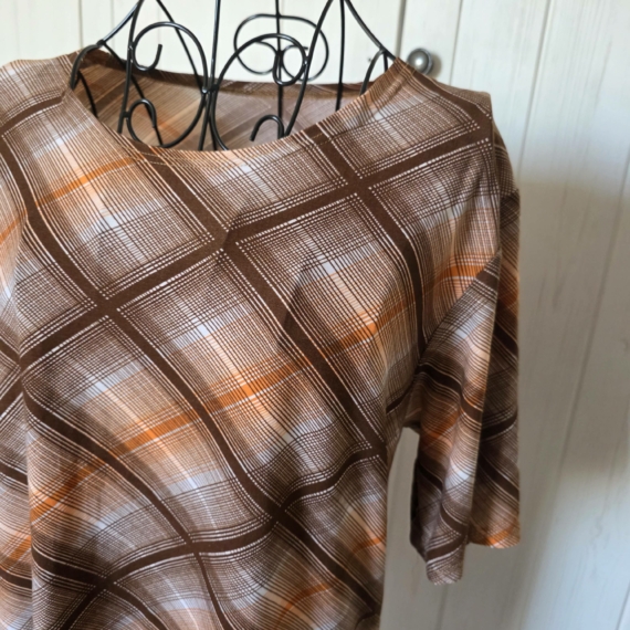 L/XL (44/46) - Mintás rövid ujjú felső