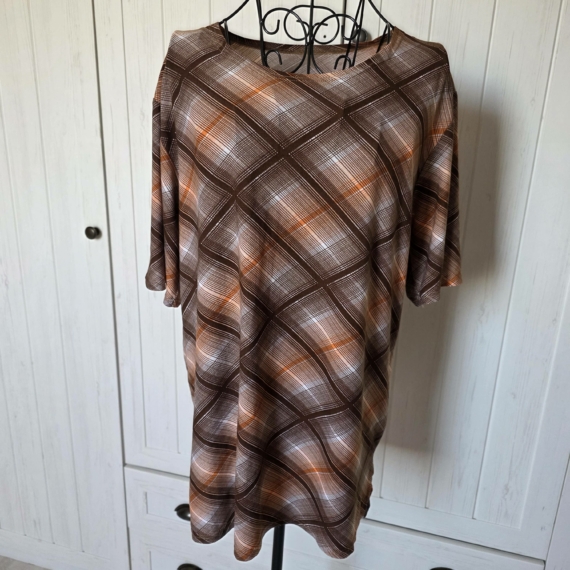 L/XL (44/46) - Mintás rövid ujjú felső