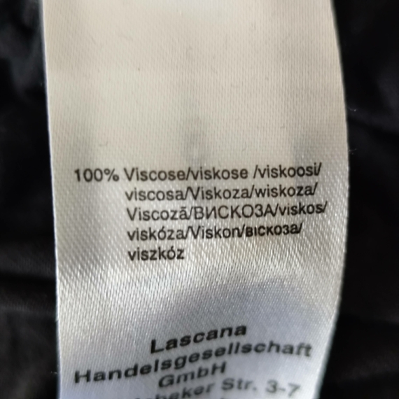 Fekete ujjatlan felső