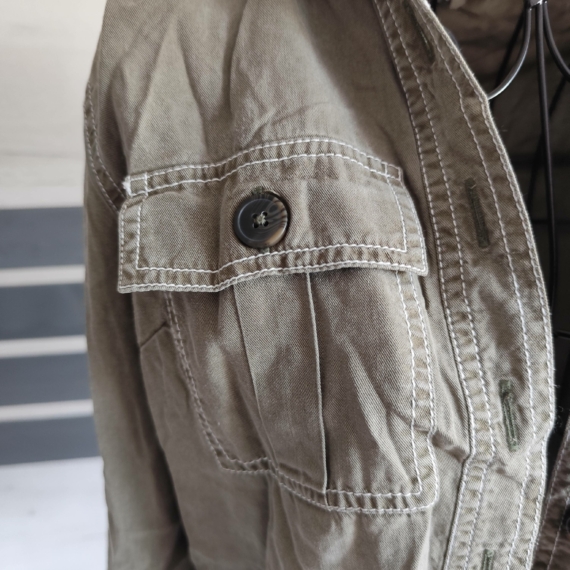 Khaki ing