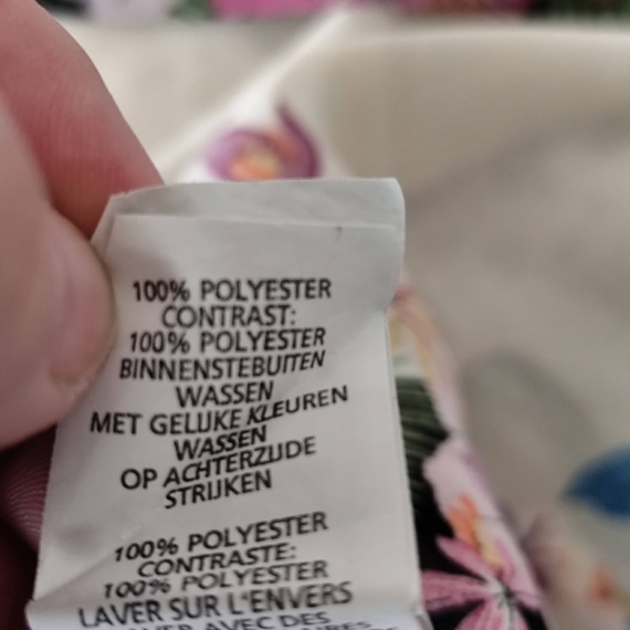 Virágmintás ujjatlan blúz