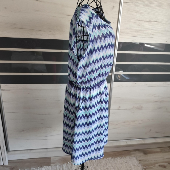 170 cm – Több színű mintás ruha