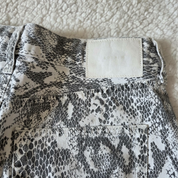 S (36) – Több színű mintás mini szoknya