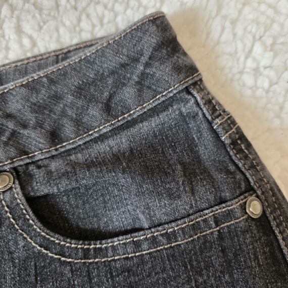 36 (S) – Fekete farmersort