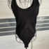 L (42) – Fekete body